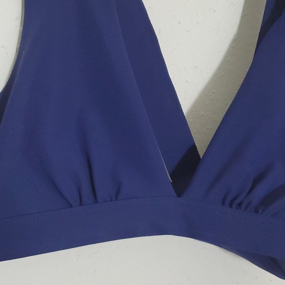 🆕️ Commando Cut Out Stripped Seamless Bralette - Picture 14 of 14